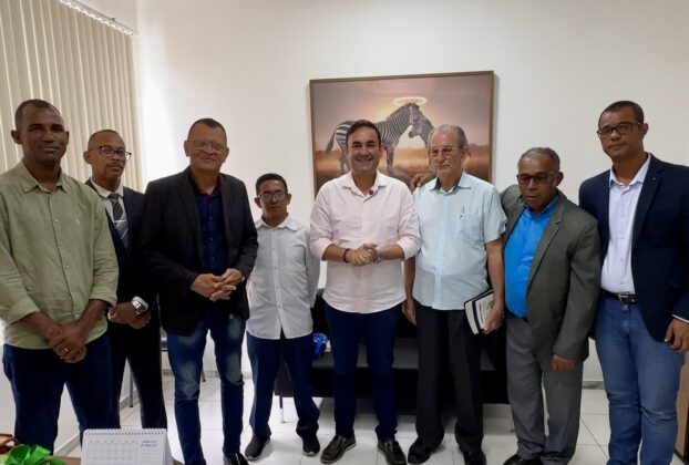 Prefeito Gustavo Carmo recebe pastores em ato profético e reforça convite para a Marcha para Jesus